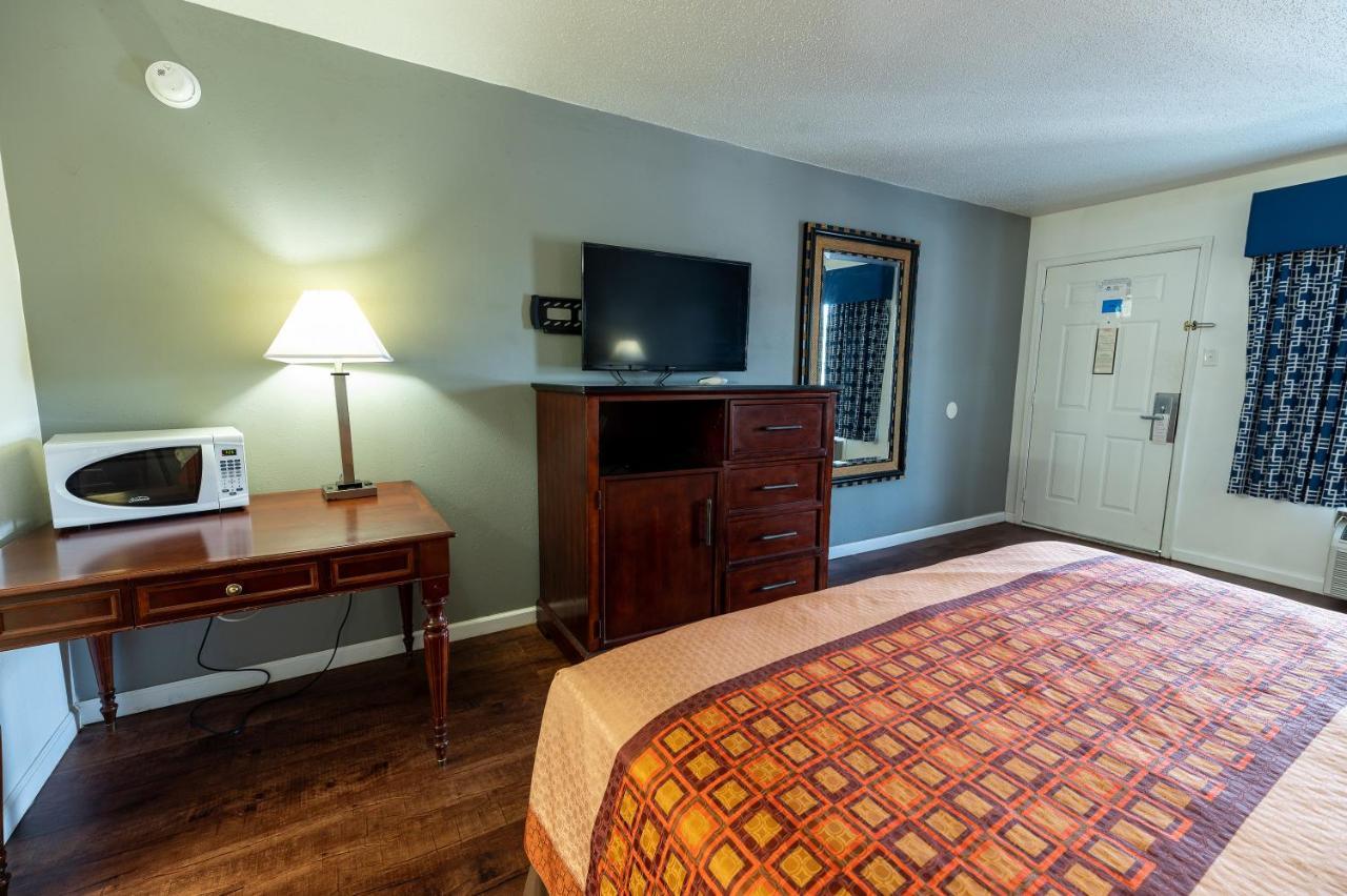 American Inn & Suites Russellville Bagian luar foto