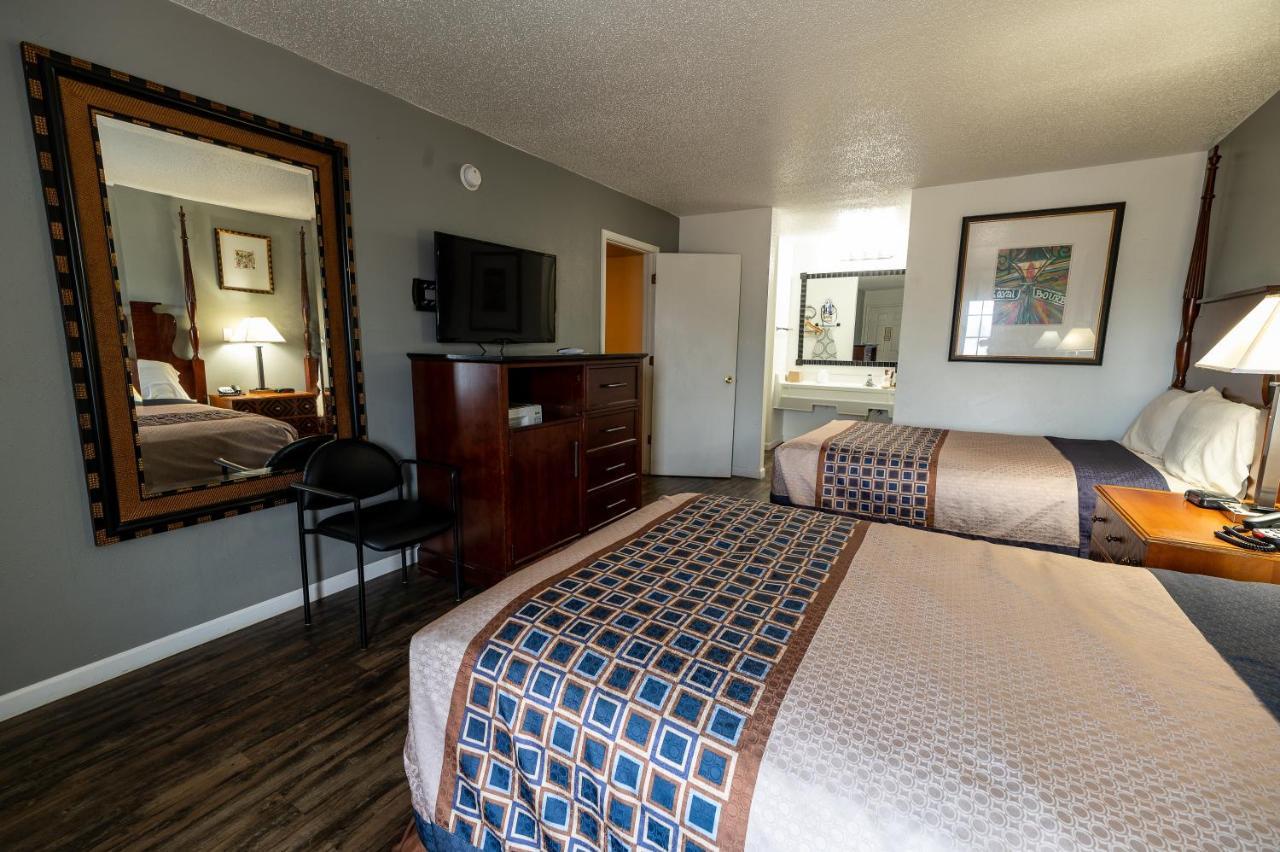 American Inn & Suites Russellville Bagian luar foto