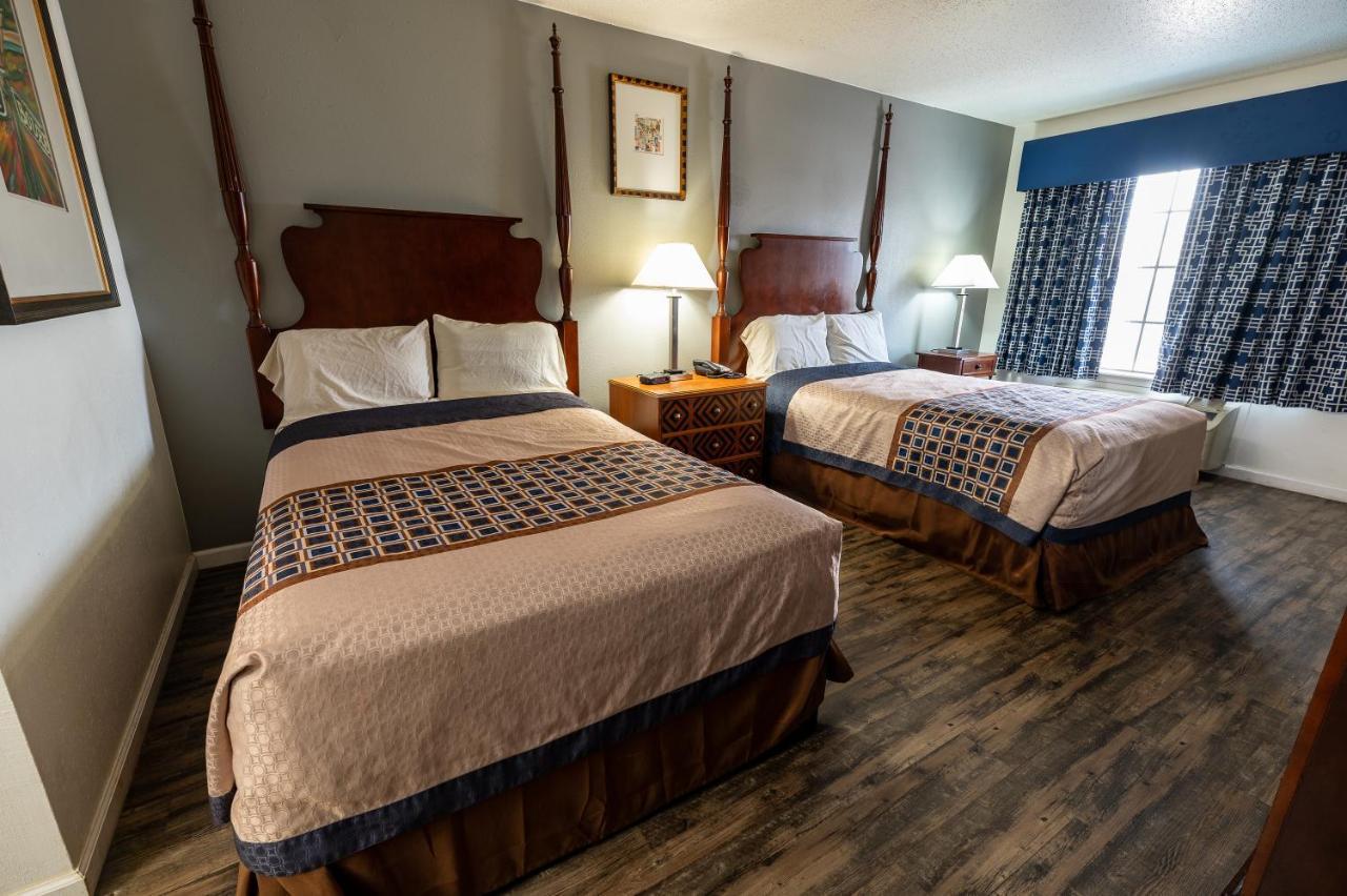 American Inn & Suites Russellville Bagian luar foto