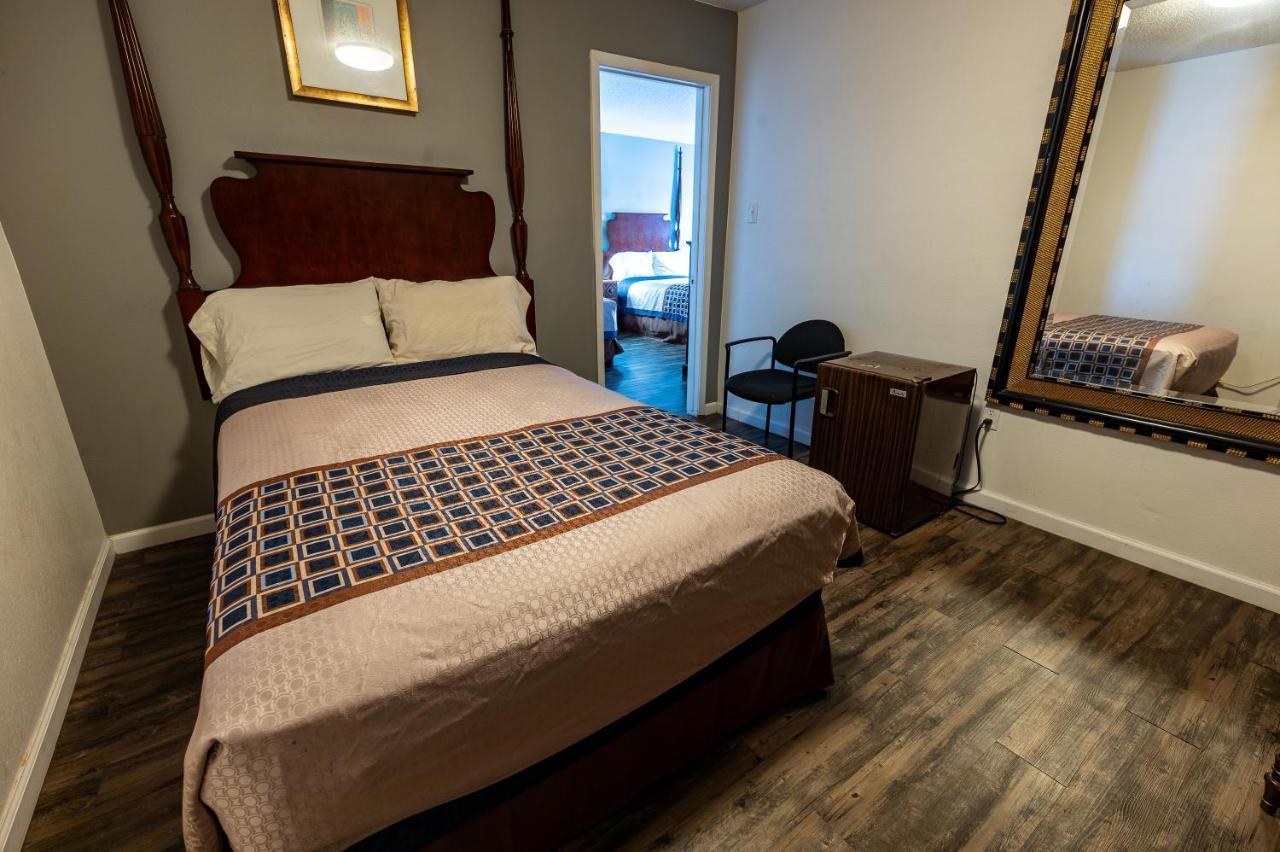 American Inn & Suites Russellville Bagian luar foto